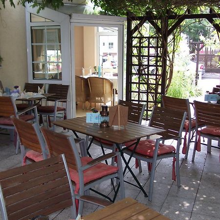 Pension & Cafe Am Kraehenberg Halle  المظهر الخارجي الصورة