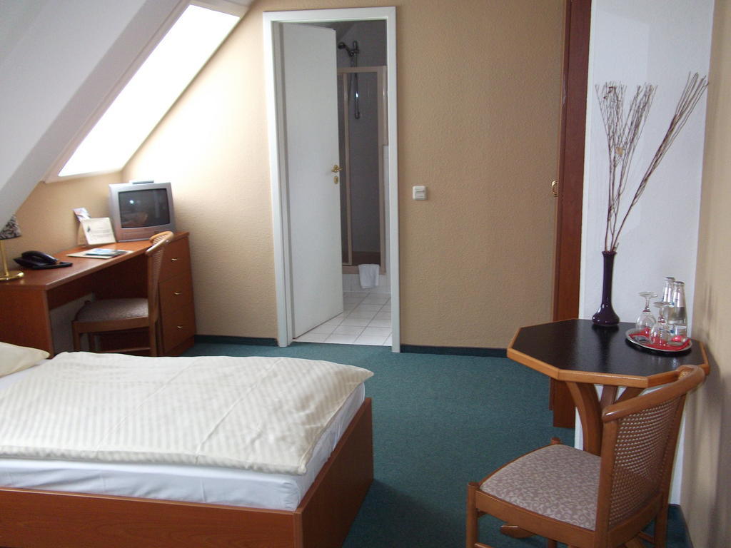 Pension & Cafe Am Kraehenberg Halle  المظهر الخارجي الصورة