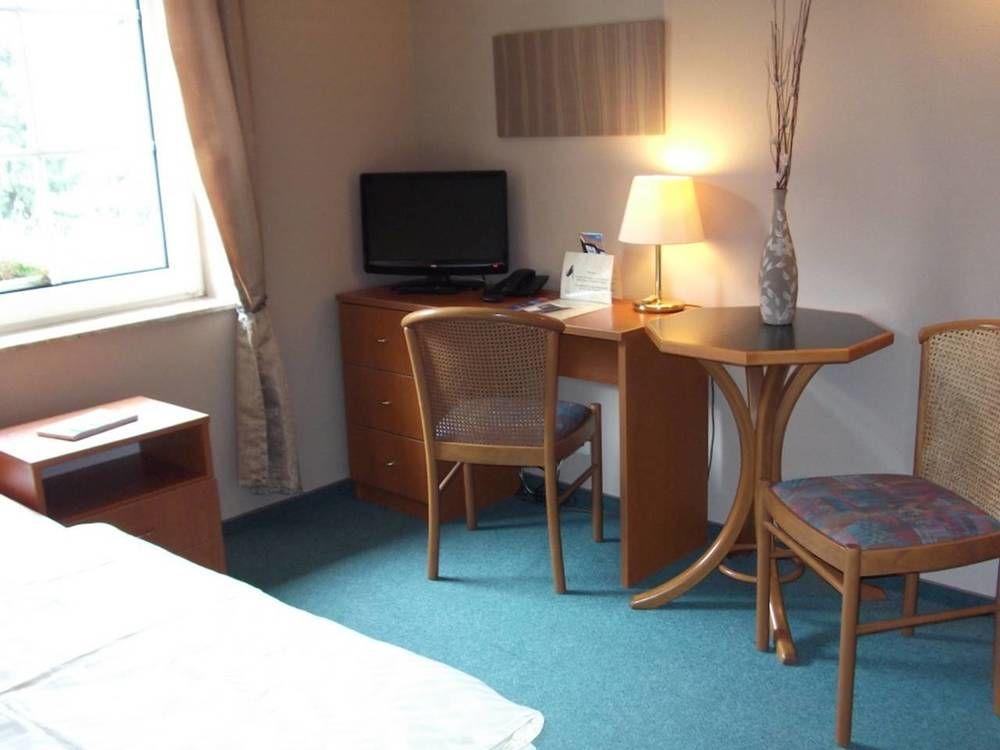 Pension & Cafe Am Kraehenberg Halle  المظهر الخارجي الصورة