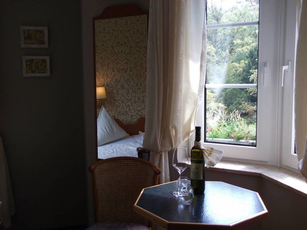 Pension & Cafe Am Kraehenberg Halle  المظهر الخارجي الصورة