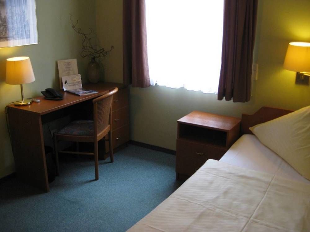 Pension & Cafe Am Kraehenberg Halle  المظهر الخارجي الصورة