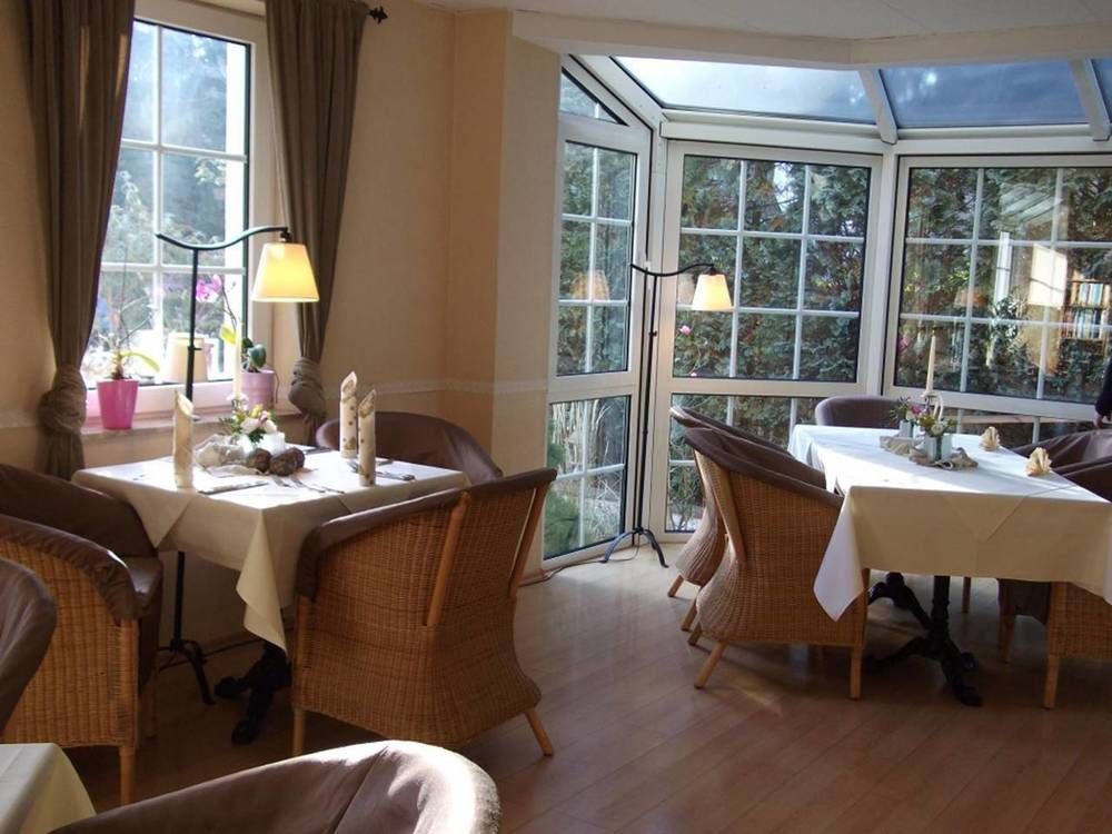 Pension & Cafe Am Kraehenberg Halle  المظهر الخارجي الصورة
