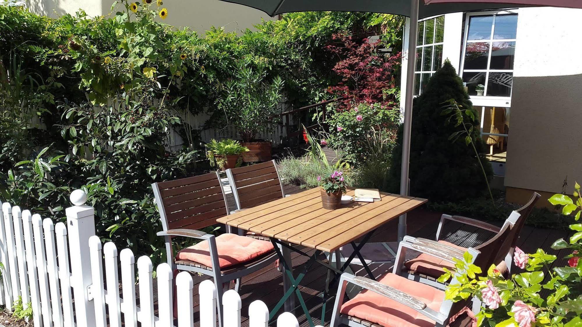 Pension & Cafe Am Kraehenberg Halle  المظهر الخارجي الصورة